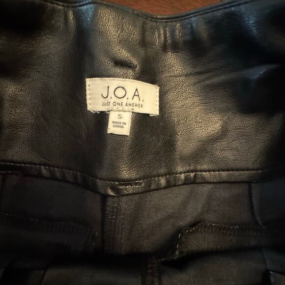 J.O.A. Drop the beat faux leather‎ pants Small Cropped Pleated - Picture 5 of 9
